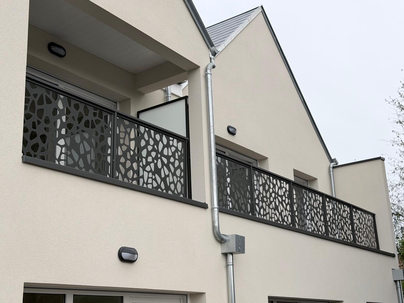 garde corps métallique noir réalisé par OPTIM'HOME